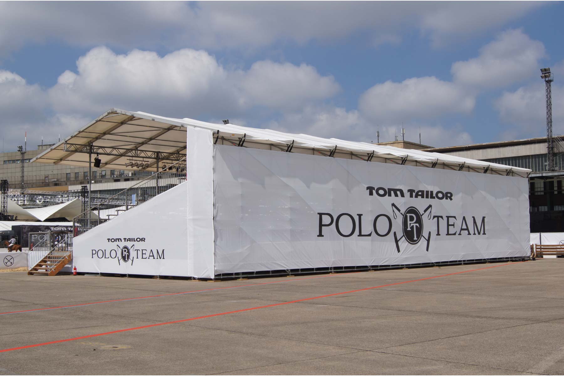 Bender Tribünen, Bühnen und Stadien für Business Veranstaltungen Events Messen340
